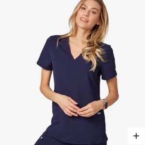 FIGS 3 pocket Casma scrub top